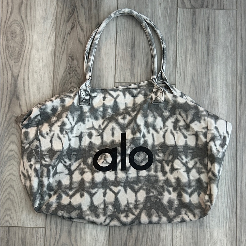 ALO Yoga Monochrome Patterned Tote Bag